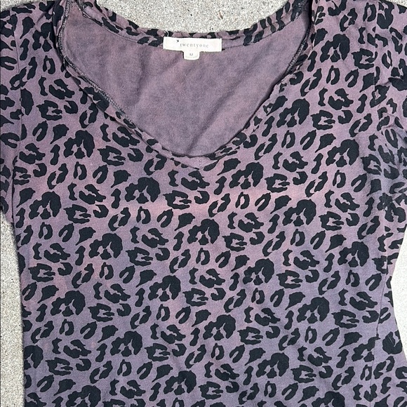 Forever 21 Leopard Print V-Neck Top - Picture 5 of 7